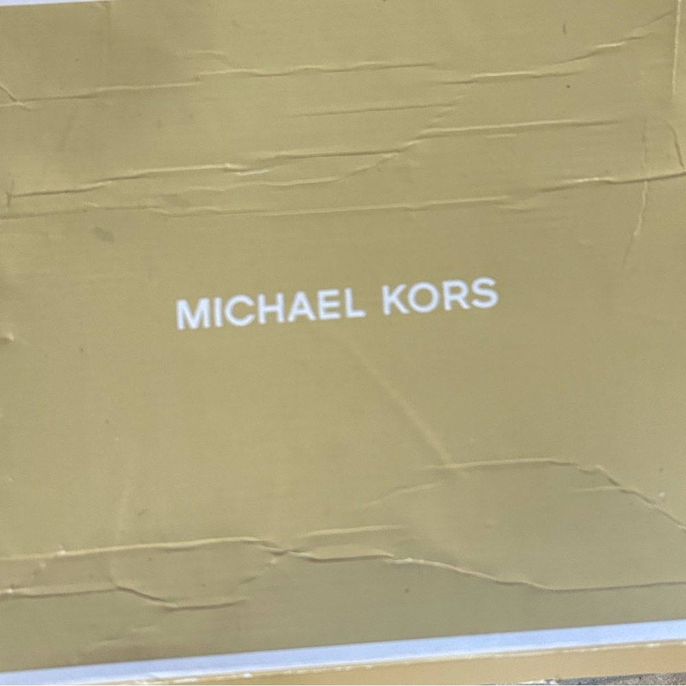 Michael Kors Luxurious Gold Box